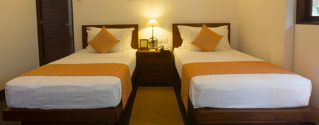 Twin bed room in Colombo eco friendly hotel  